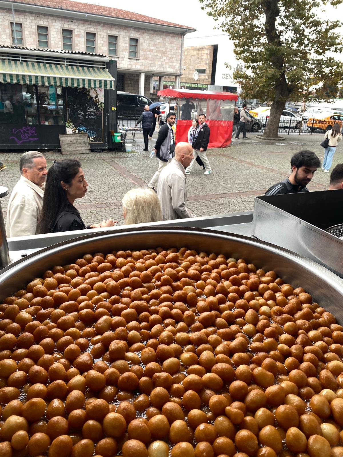 Küçükçekmece Lokma Döktürme